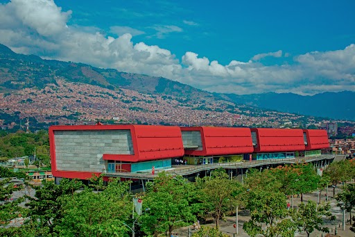 Parque Explora Medellín museo interactivo cerca de Prado Centro